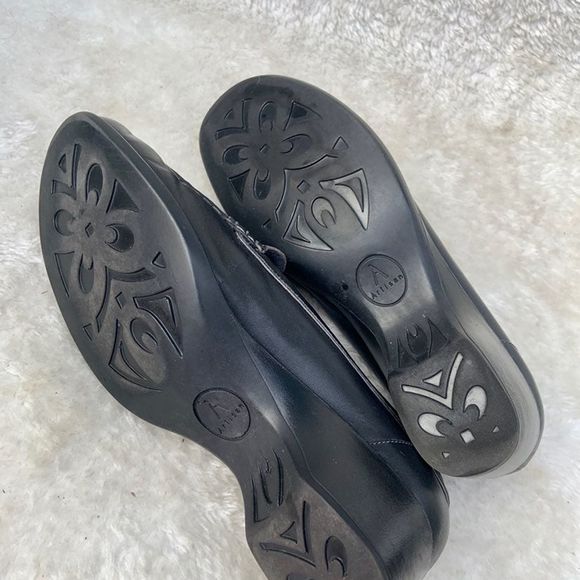 CLARKS artisian comfort shoes loafers 9 - Picture 2 of 4